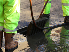 Drainage Unblocking Workers
